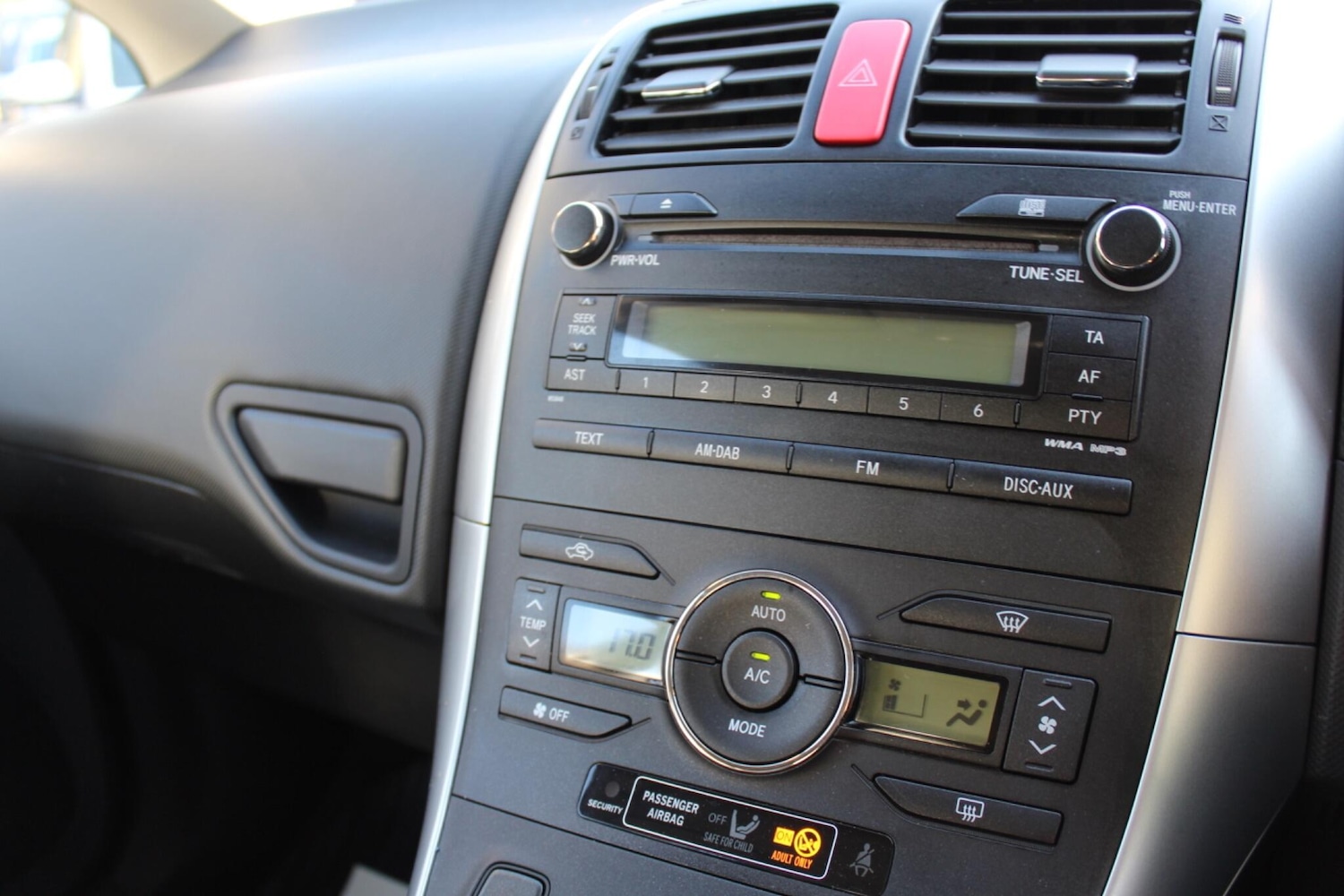 Used Toyota Auris 2010 for sale - 77957384: Photo 16