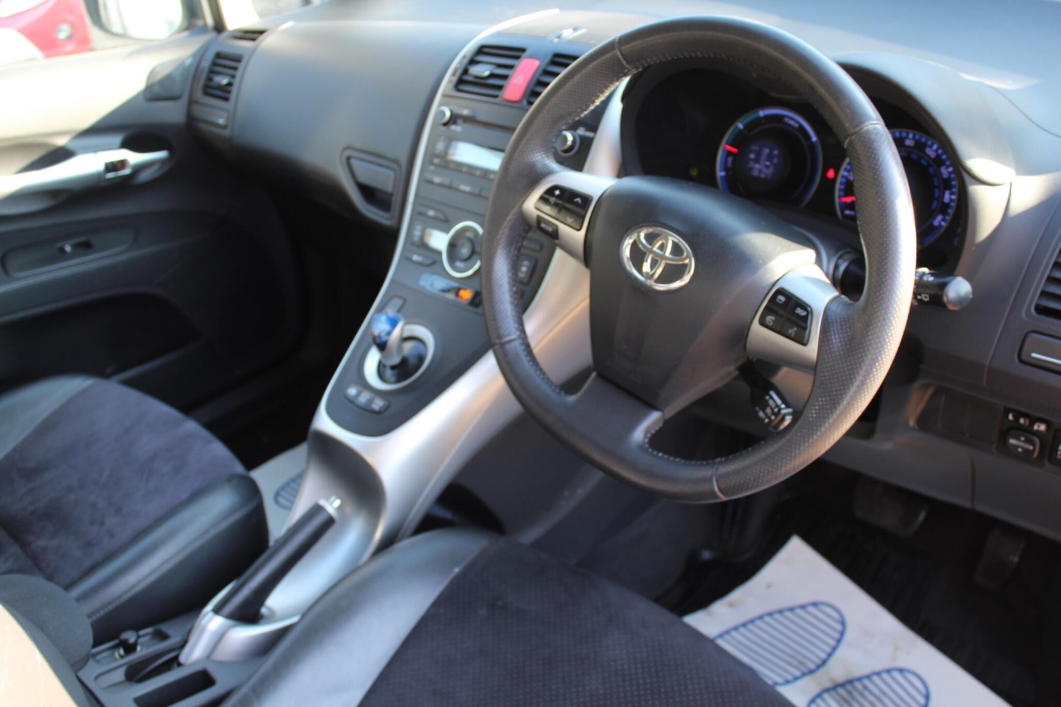 Used Toyota Auris 2010 for sale - 77957384: Photo 2