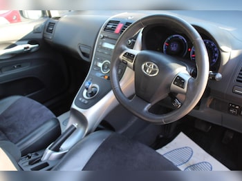 Used Toyota Auris 2010 for sale - 77957384: Photo