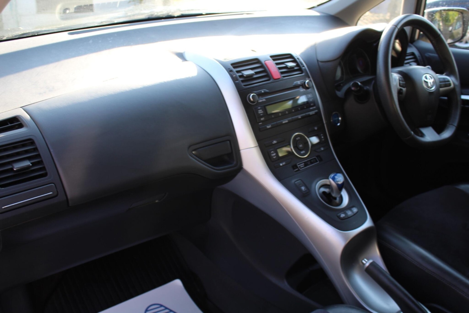 Used Toyota Auris 2010 for sale - 77957384: Photo 4