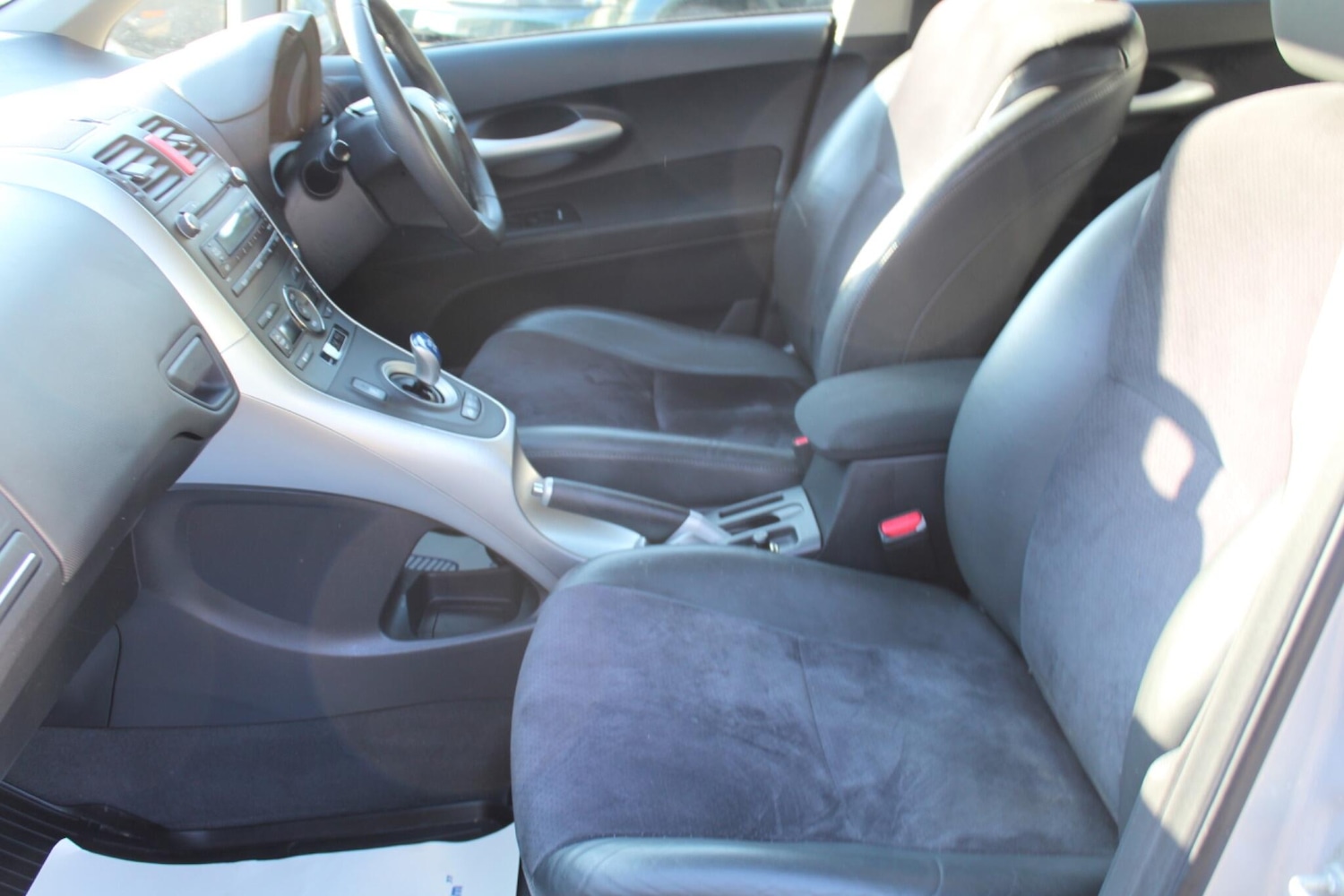 Used Toyota Auris 2010 for sale - 77957384: Photo 5