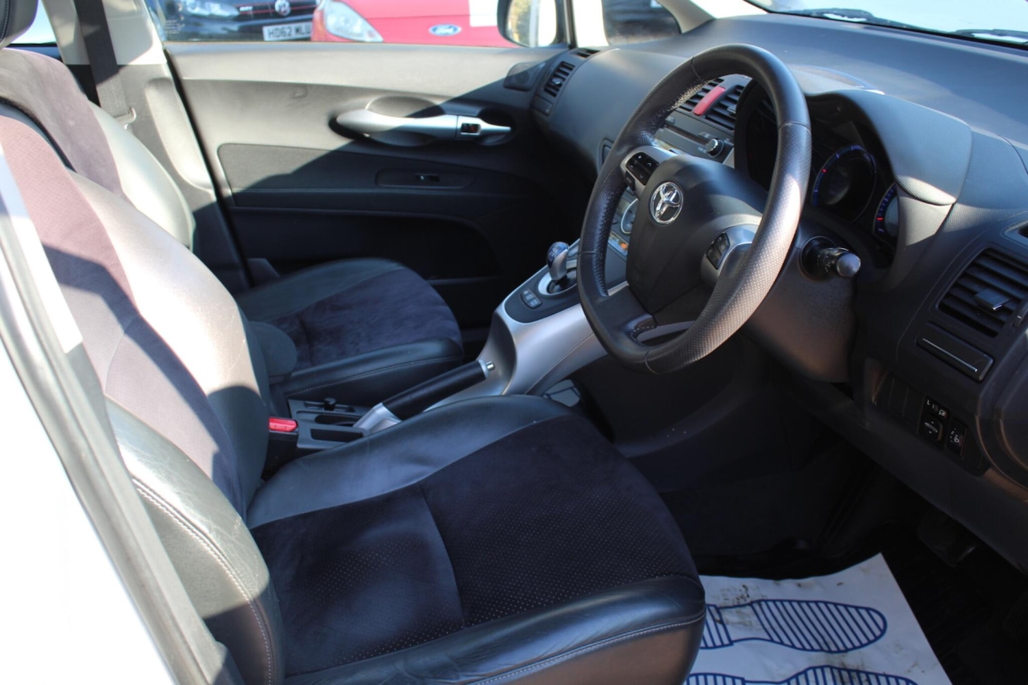 Used Toyota Auris 2010 for sale - 77957384: Photo 9