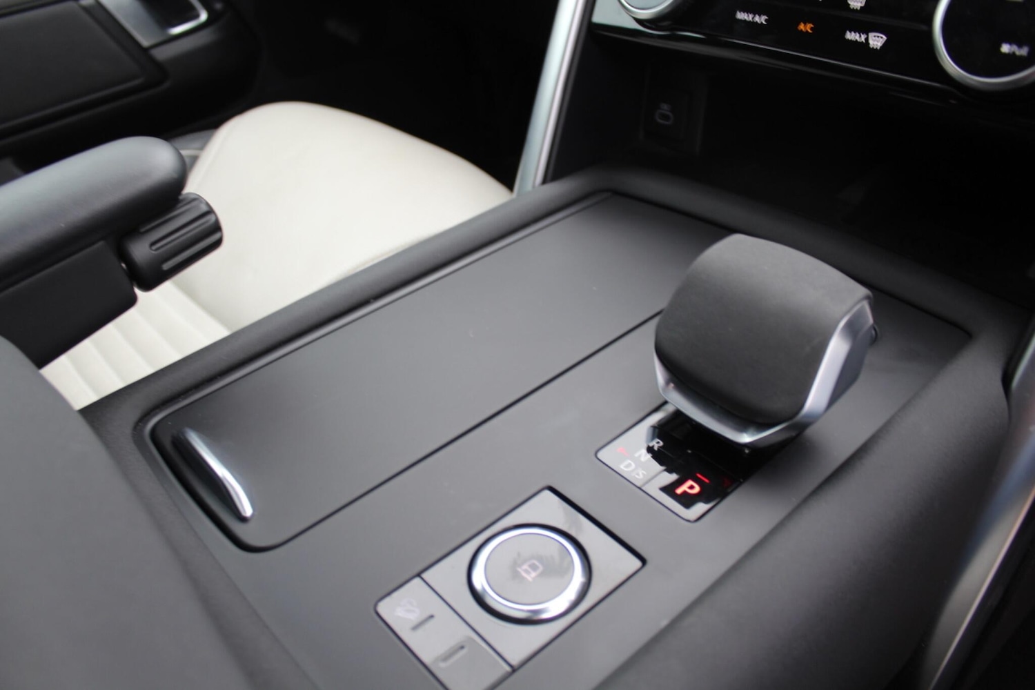 Used Land Rover Discovery 2023 for sale - 76409170: Photo 19