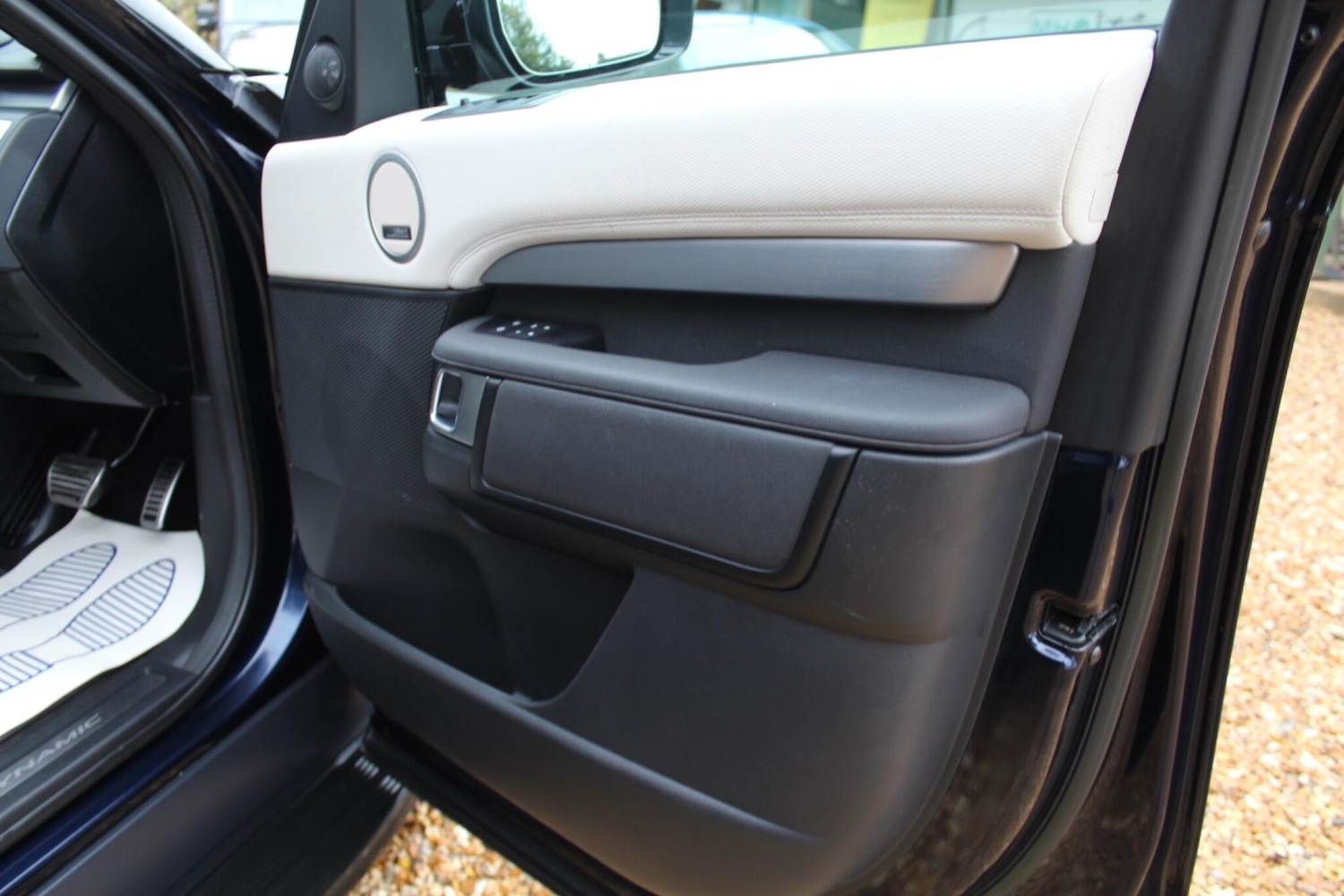 Used Land Rover Discovery 2023 for sale - 76409170: Photo 24