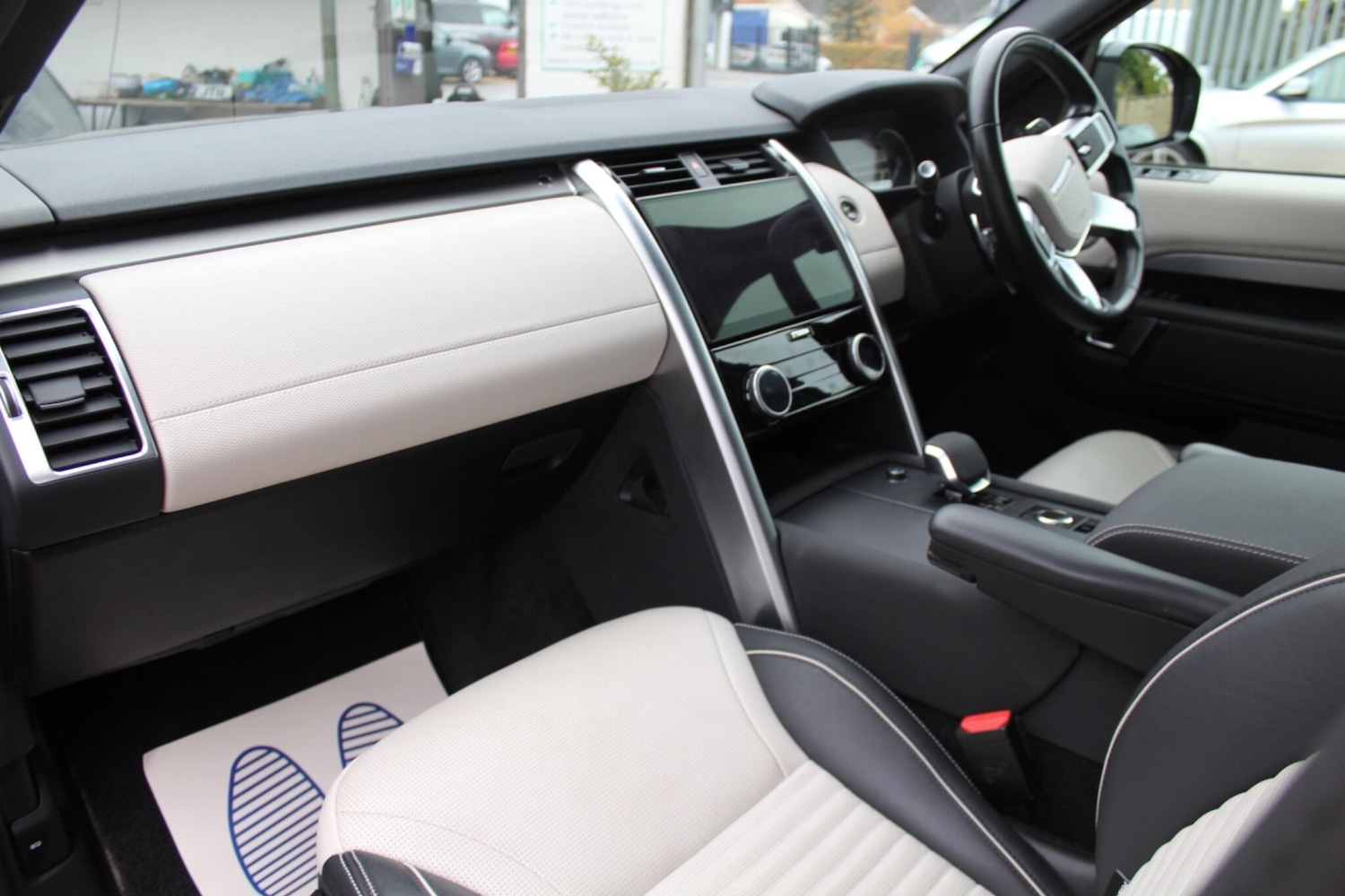 Used Land Rover Discovery 2023 for sale - 76409170: Photo 45