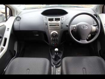 Used Toyota Yaris 2010 for sale - 75291324: Photo