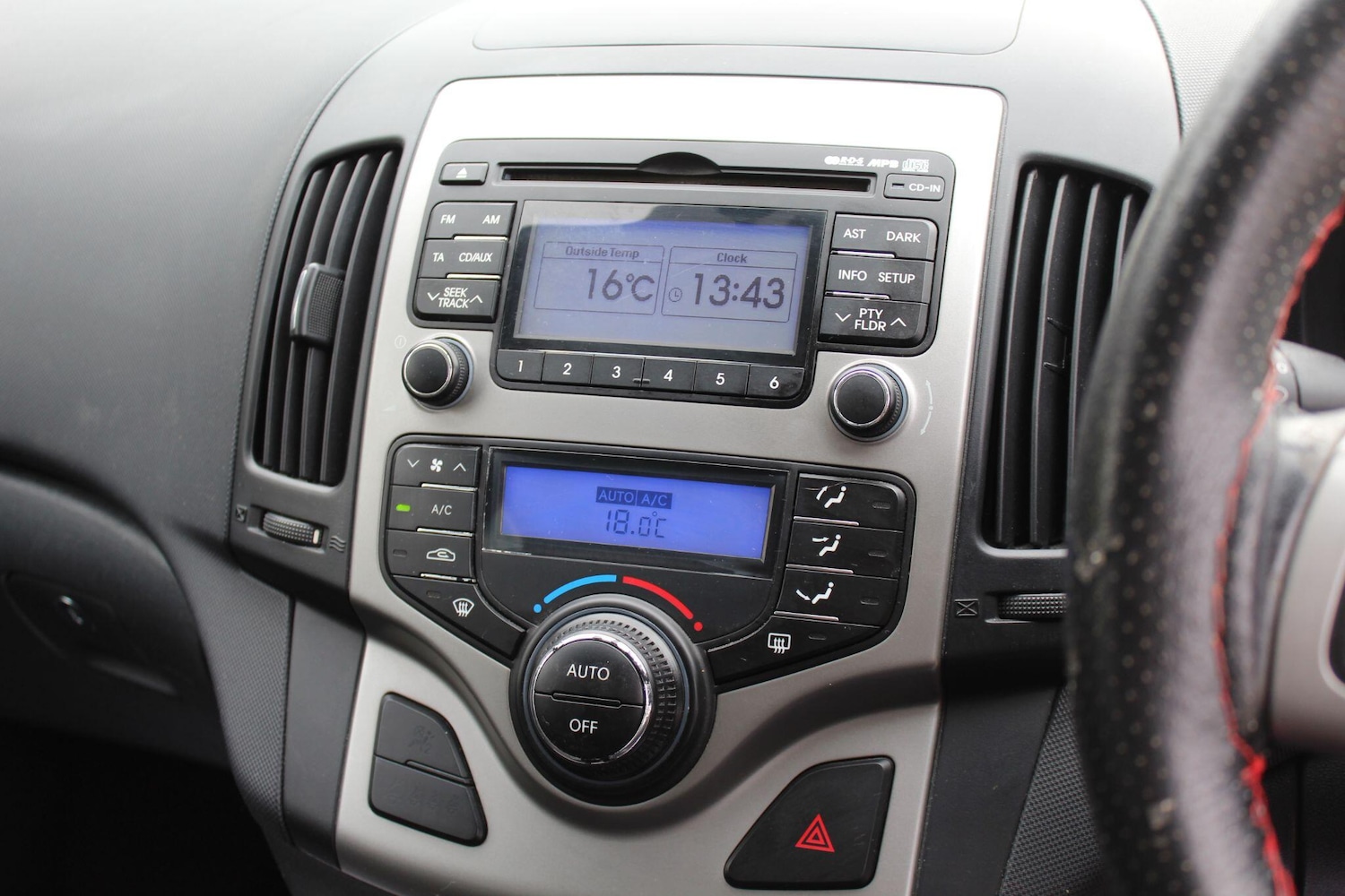 Used Hyundai i30 2011 for sale - 76188456: Photo 12