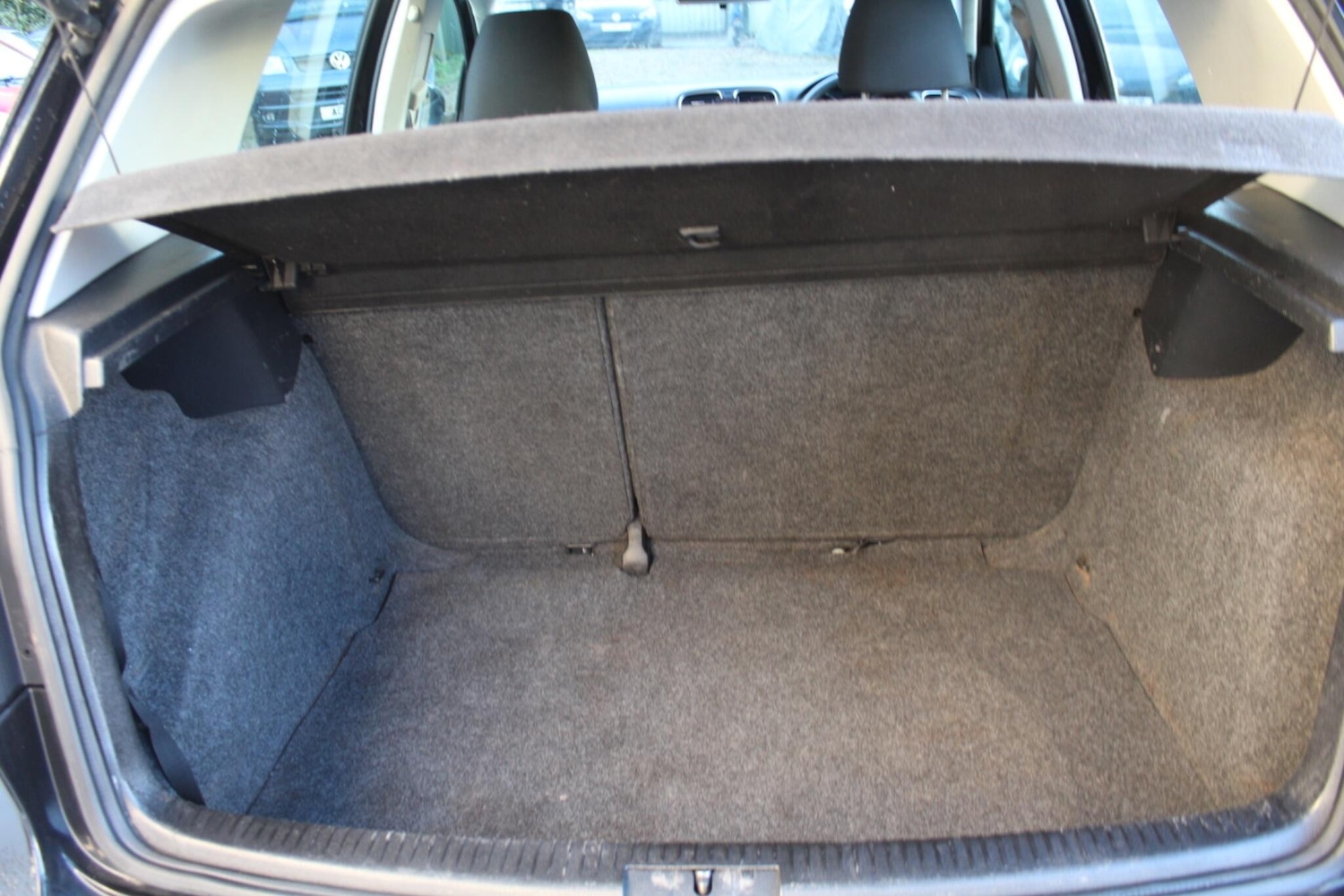 Used Volkswagen Golf 2010 for sale - 76619829: Photo 8