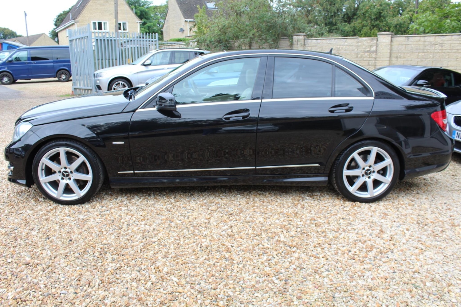 Used Mercedes-Benz C-Class 2011 for sale - 76042097: Photo 27