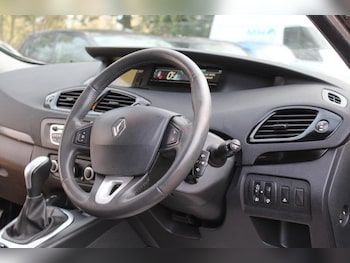 Used Renault Scenic 2011 for sale - 76976626: Photo