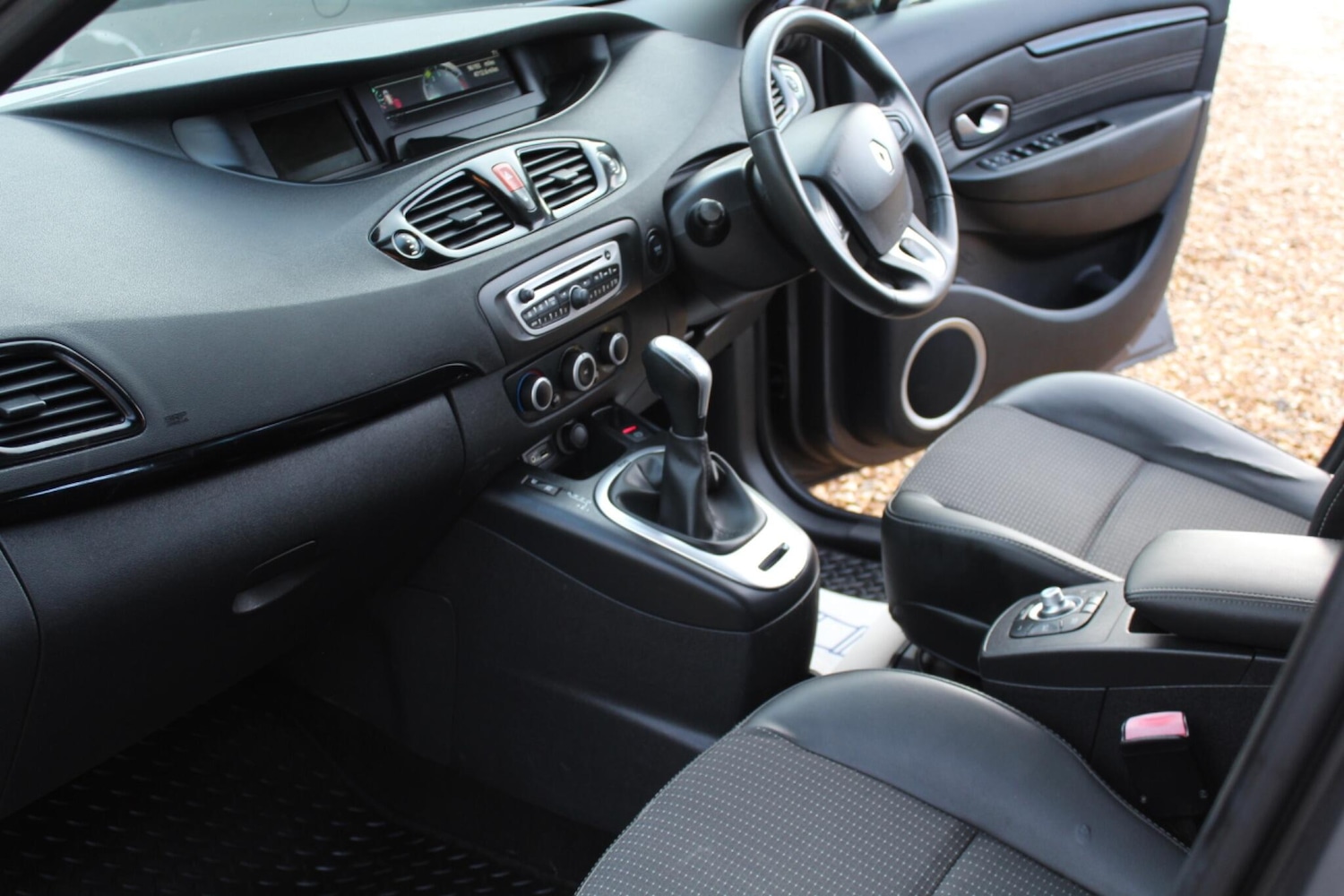 Used Renault Scenic 2011 for sale - 76976626: Photo 8