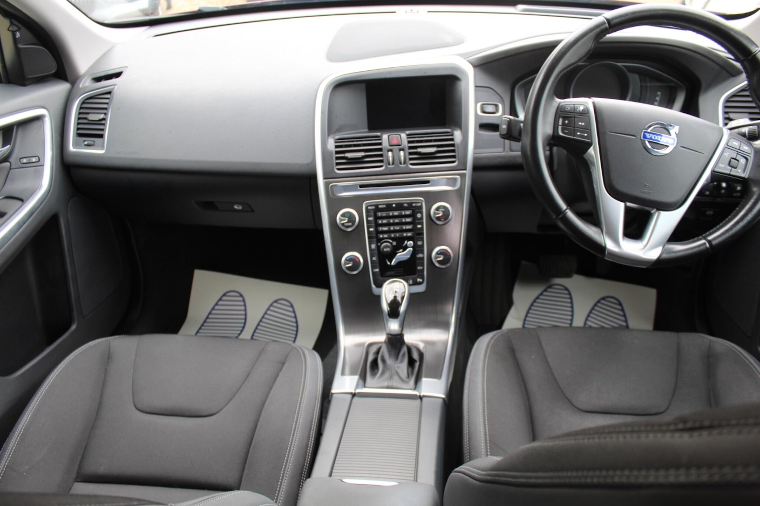 Used Volvo XC60 2014 for sale - 76200603: Photo 2