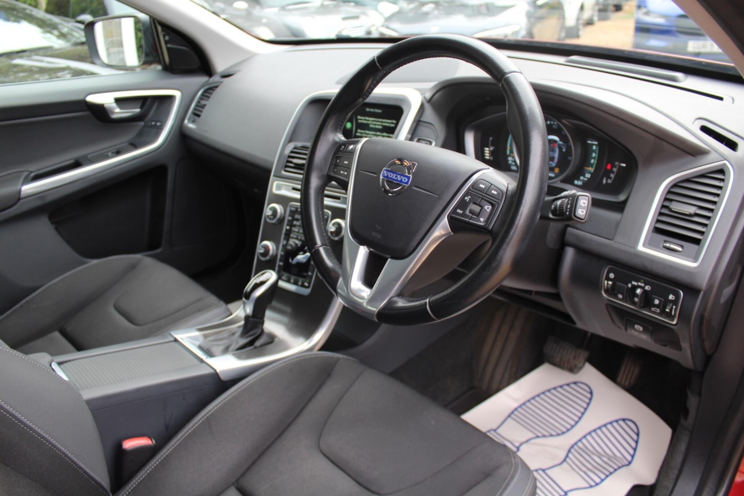 Used Volvo XC60 2014 for sale - 76200603: Photo 4