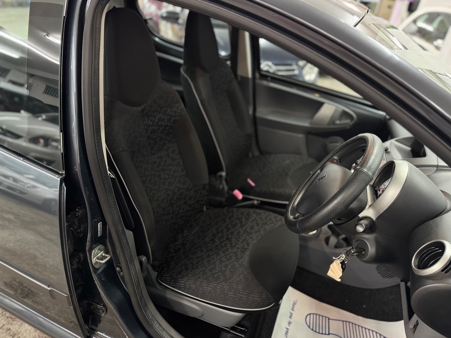 Used Peugeot 107 2010 for sale - 77160012: Photo 10