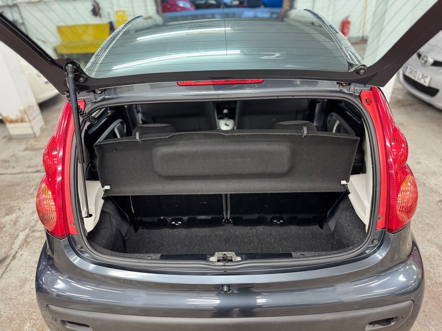 Used Peugeot 107 2010 for sale - 77160012: Photo 18