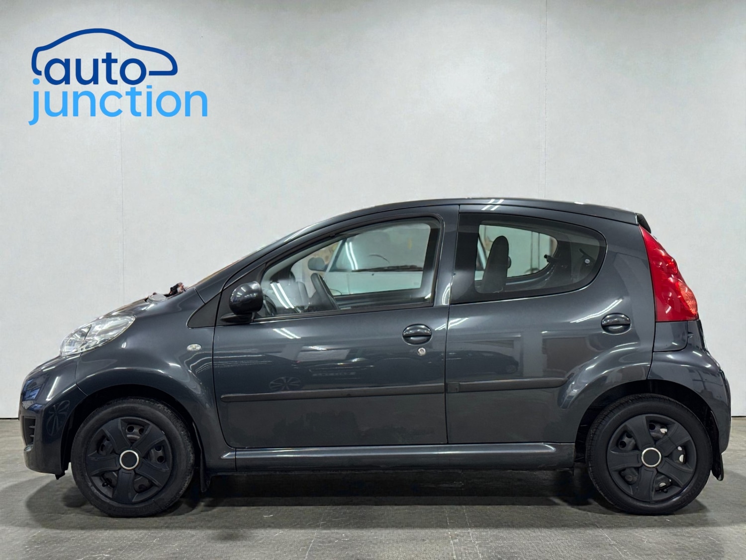 Used Peugeot 107 2010 for sale - 77160012: Photo 6