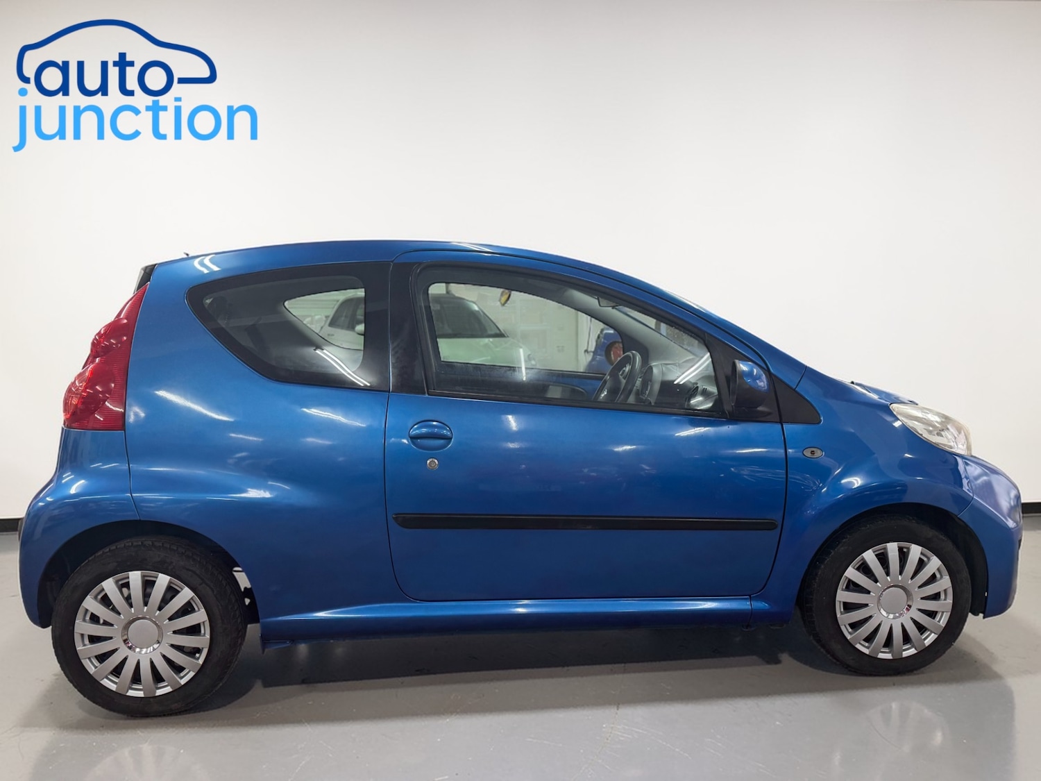 Used Peugeot 107 2009 for sale - 77631296: Photo 4