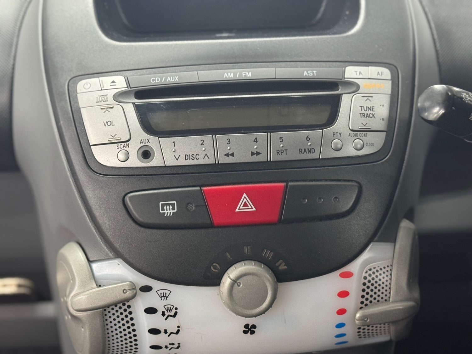 Used Peugeot 107 2009 for sale - 77631296: Photo 8