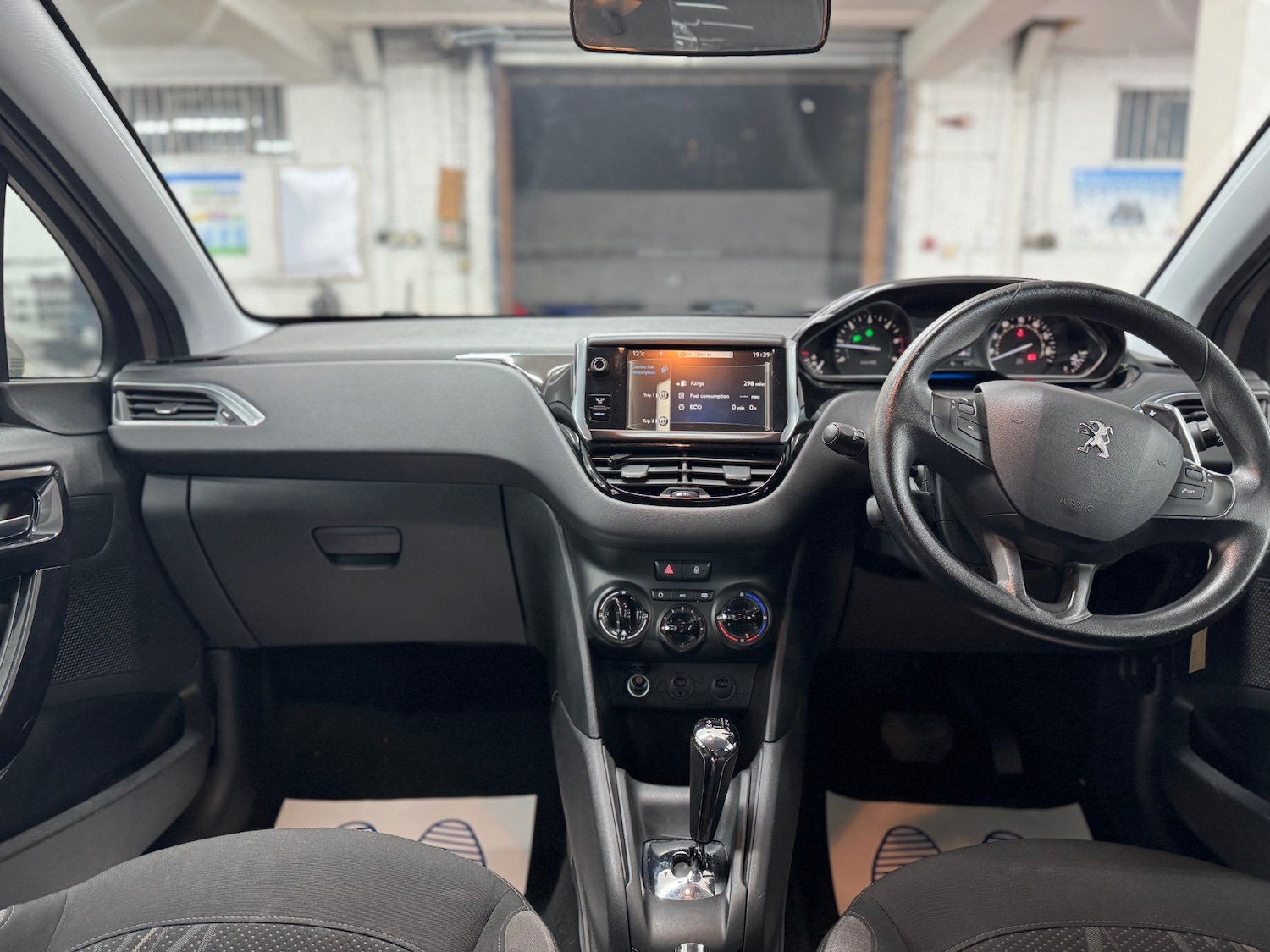 Used Peugeot 208 2013 for sale - 76397265: Photo 11