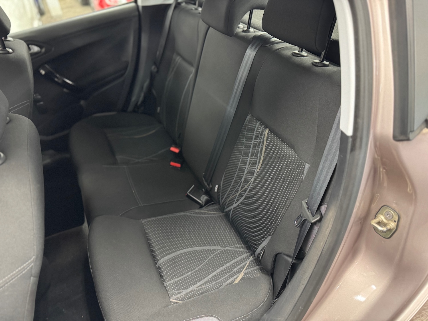 Used Peugeot 208 2013 for sale - 76397265: Photo 14