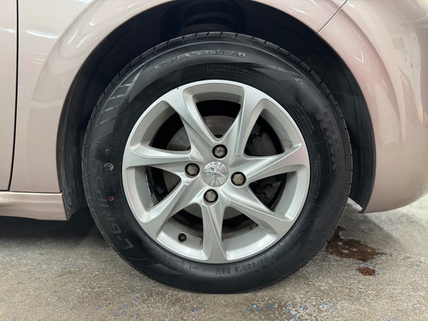 Used Peugeot 208 2013 for sale - 76397265: Photo 23