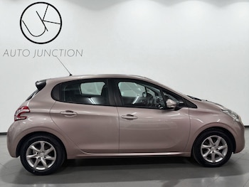 Used Peugeot 208 2013 for sale - 76397265: Photo