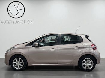 Used Peugeot 208 2013 for sale - 76397265: Photo