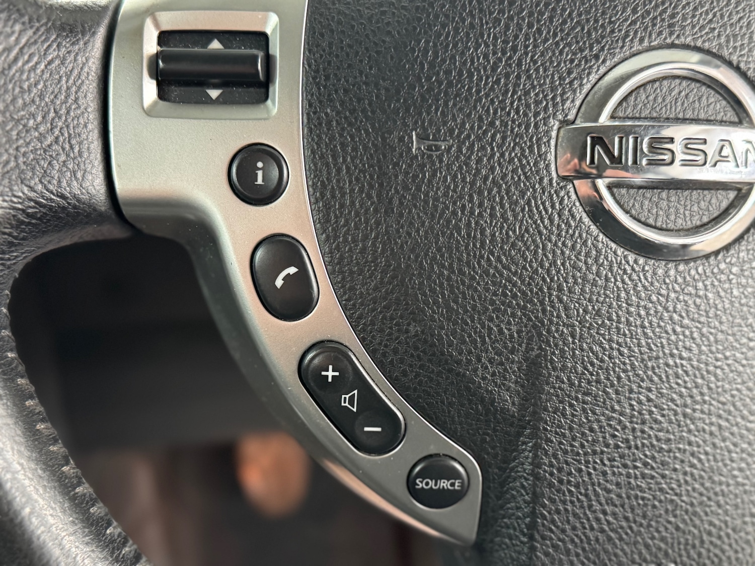 Used Nissan Qashqai 2010 for sale - 77220804: Photo 11