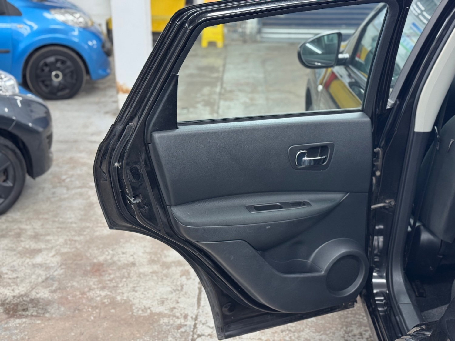 Used Nissan Qashqai 2010 for sale - 77220804: Photo 15