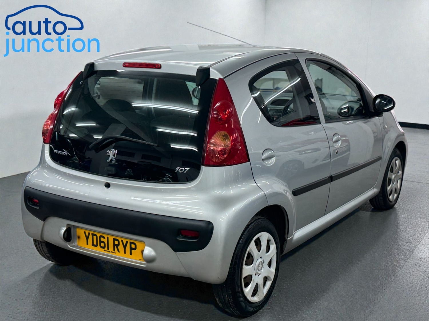 Used Peugeot 107 2011 for sale - 77448175: Photo 6