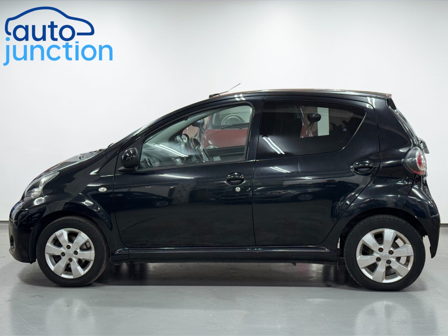 Used Toyota AYGO 2012 for sale - 77954504: Photo 3