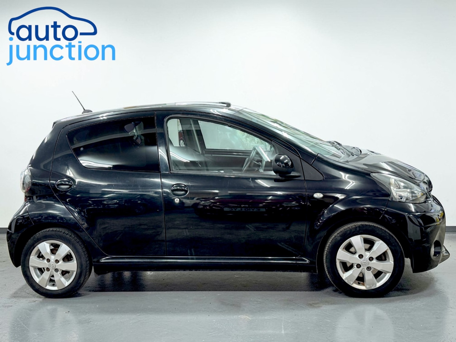 Used Toyota AYGO 2012 for sale - 77954504: Photo 4