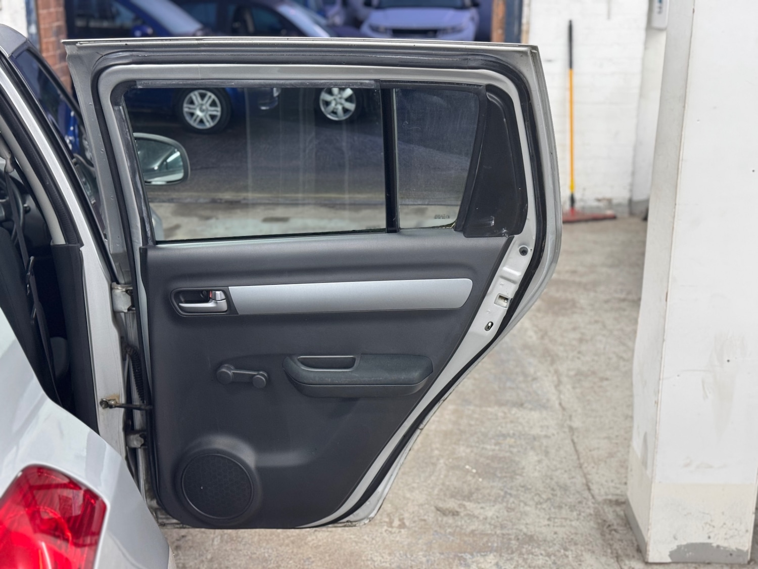 Used Suzuki Swift 2010 for sale - 76922417: Photo 21