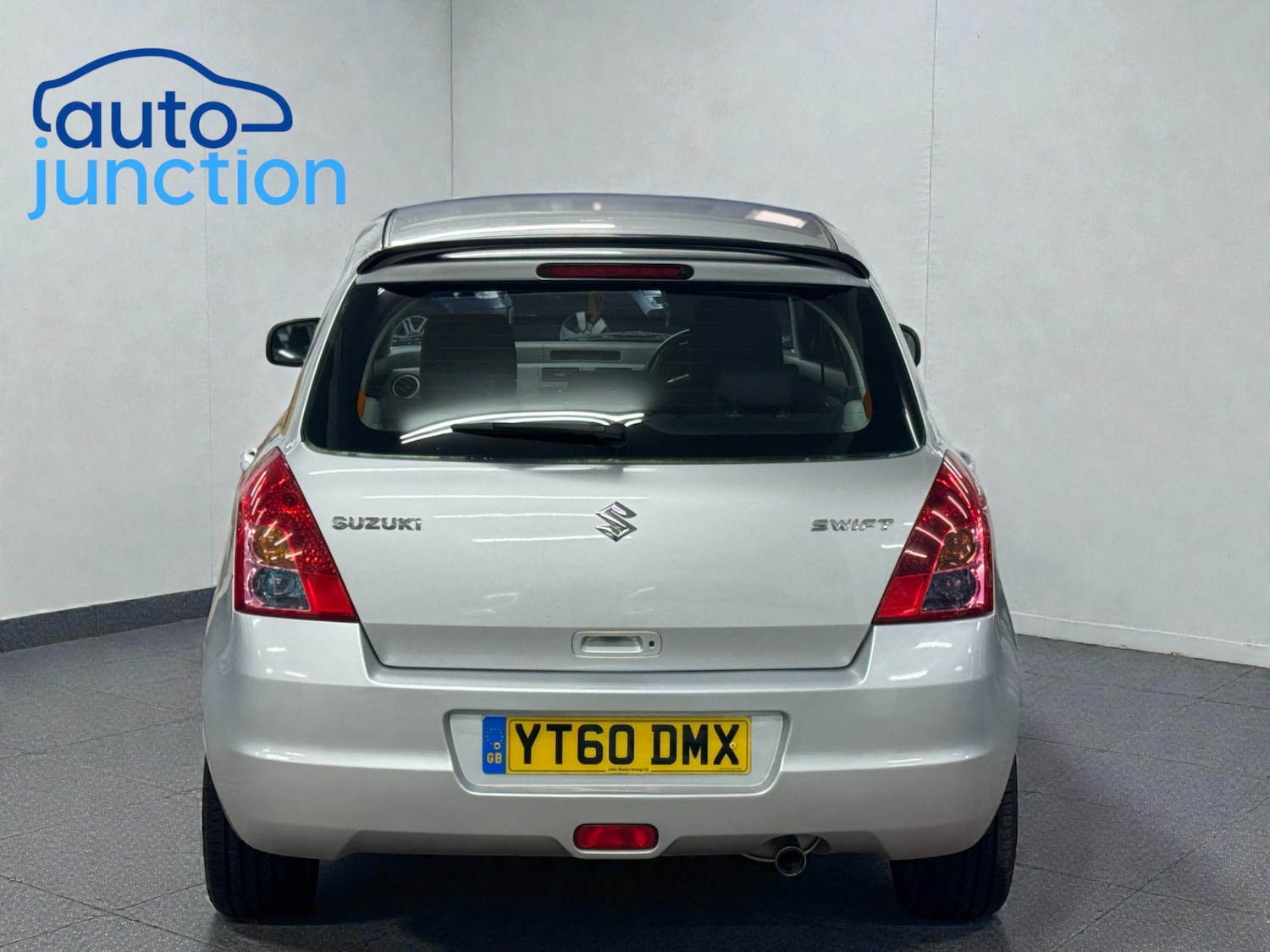 Used Suzuki Swift 2010 for sale - 76922417: Photo 8