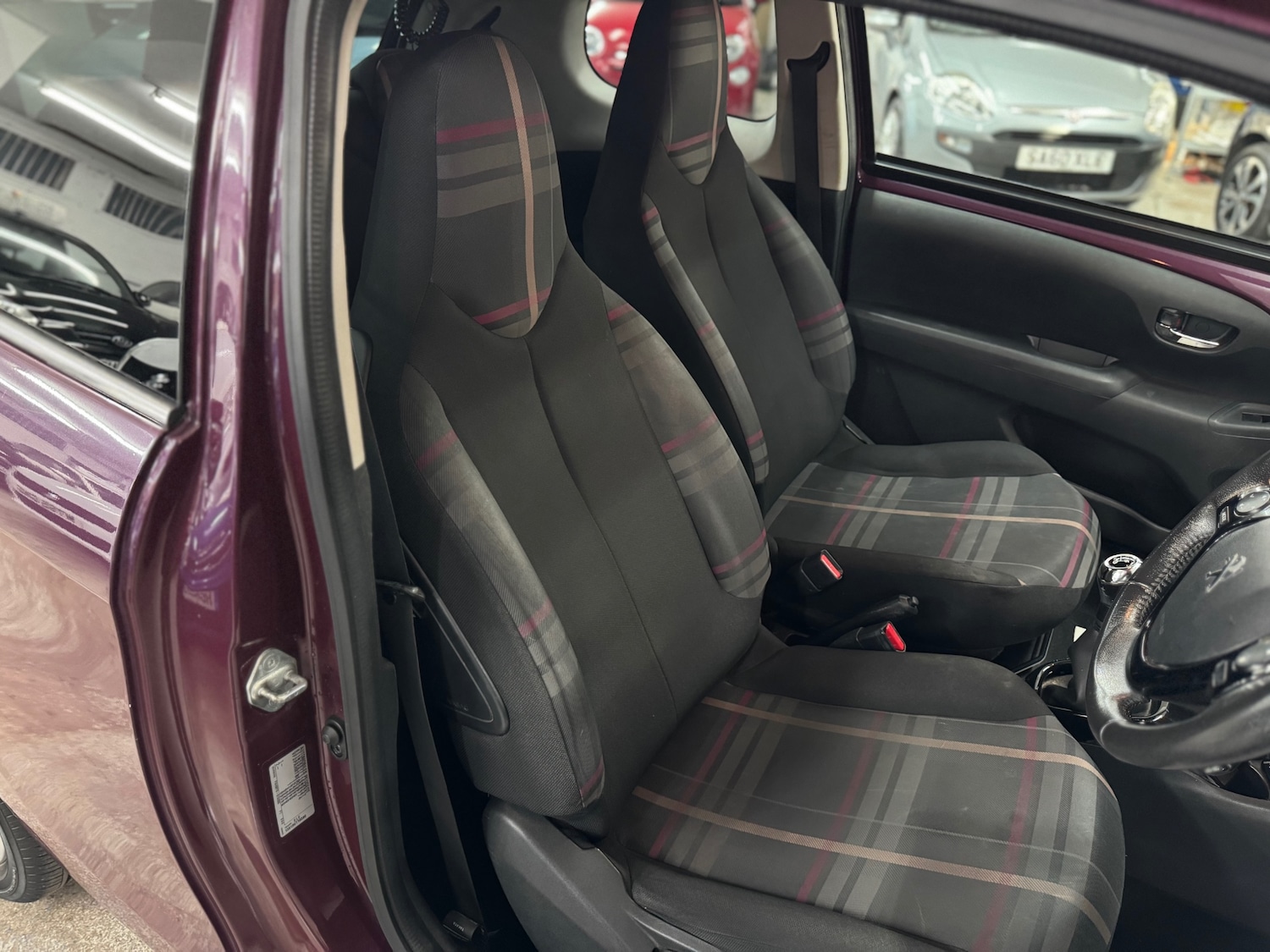 Used Peugeot 108 2014 for sale - 76388023: Photo 12