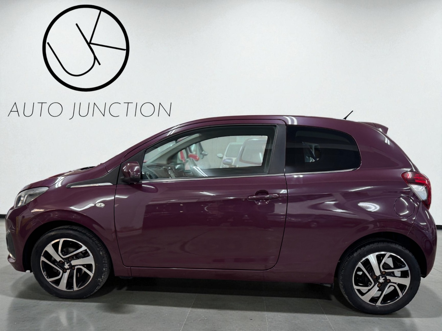 Used Peugeot 108 2014 for sale - 76388023: Photo 3