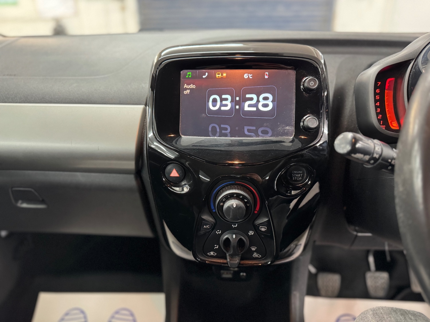 Used Peugeot 108 2014 for sale - 76388023: Photo 9