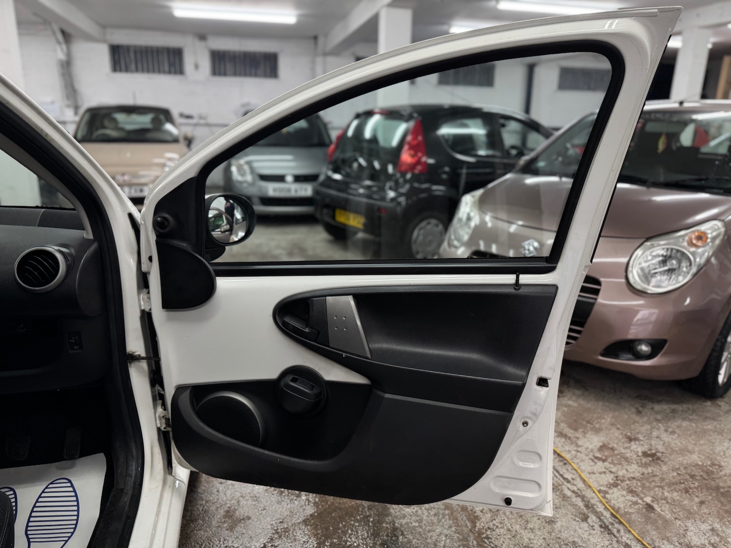 Used Toyota AYGO 2012 for sale - 77630746: Photo 15