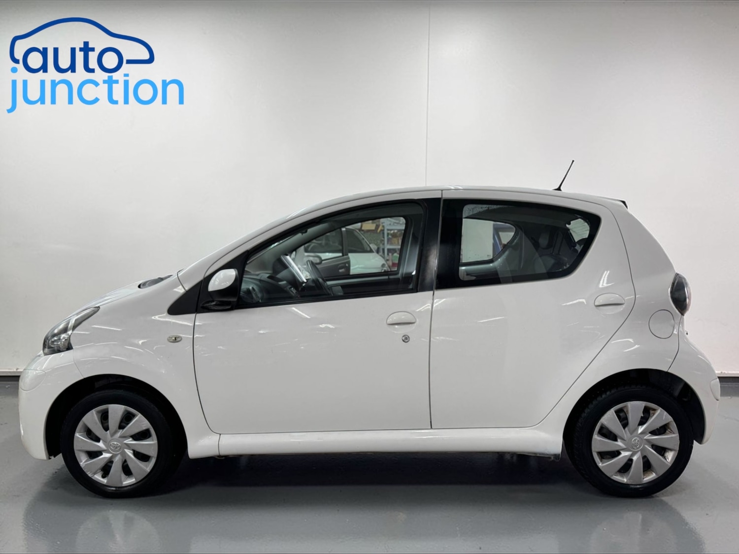 Used Toyota AYGO 2012 for sale - 77630746: Photo 4