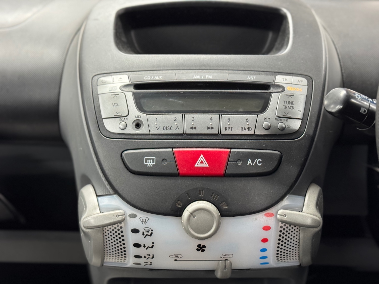 Used Toyota AYGO 2010 for sale - 76388027: Photo 10