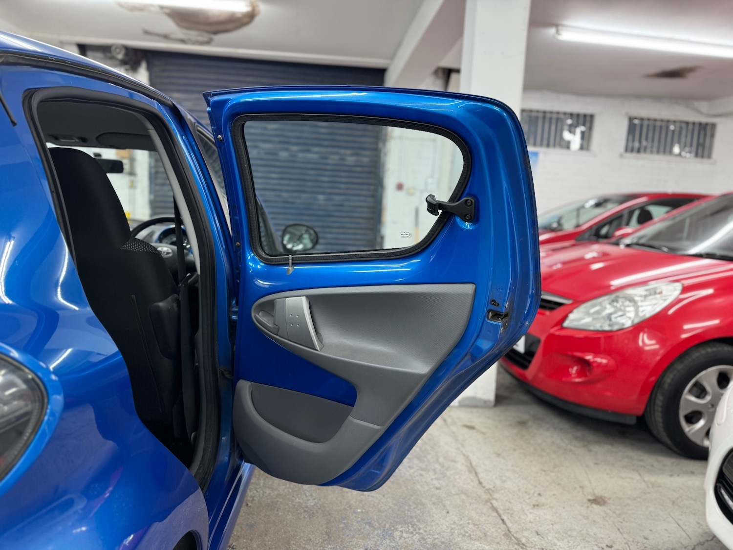 Used Toyota AYGO 2010 for sale - 76388027: Photo 19