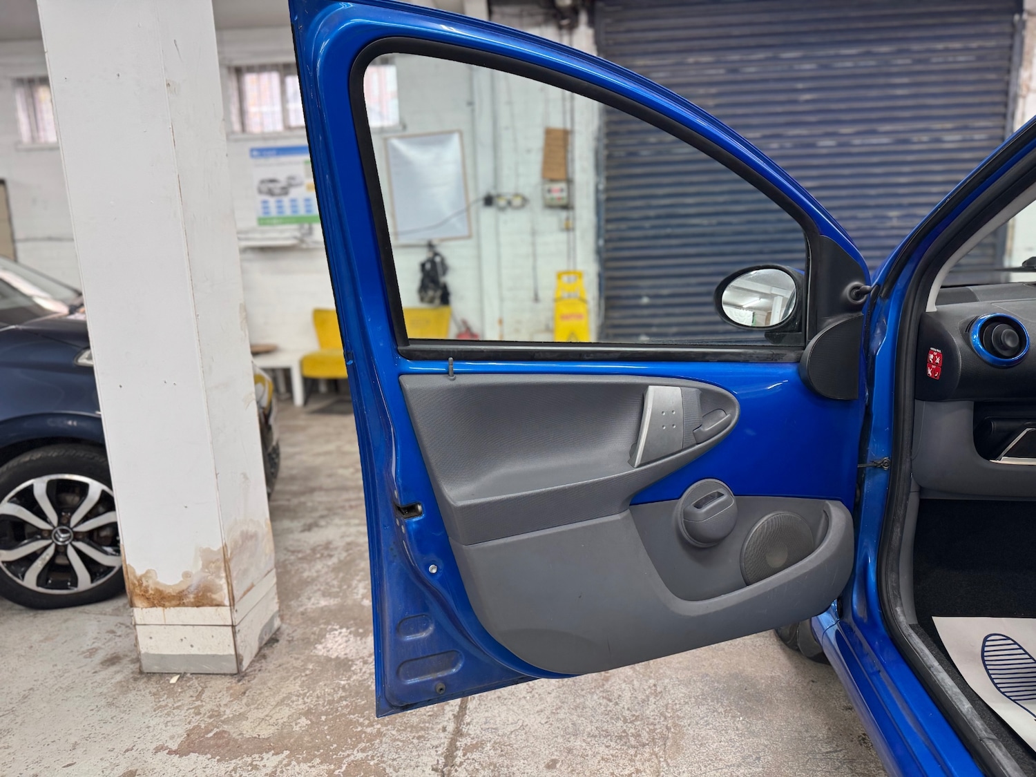 Used Toyota AYGO 2010 for sale - 76388027: Photo 21