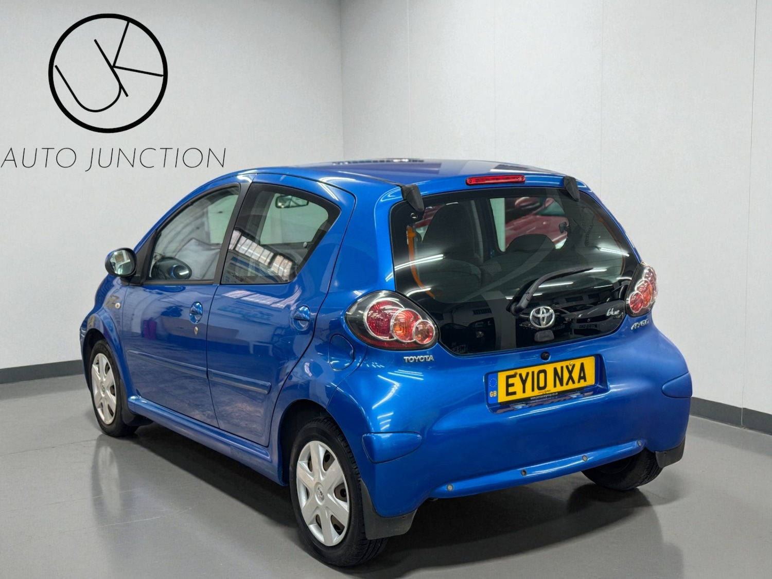 Used Toyota AYGO 2010 for sale - 76388027: Photo 6