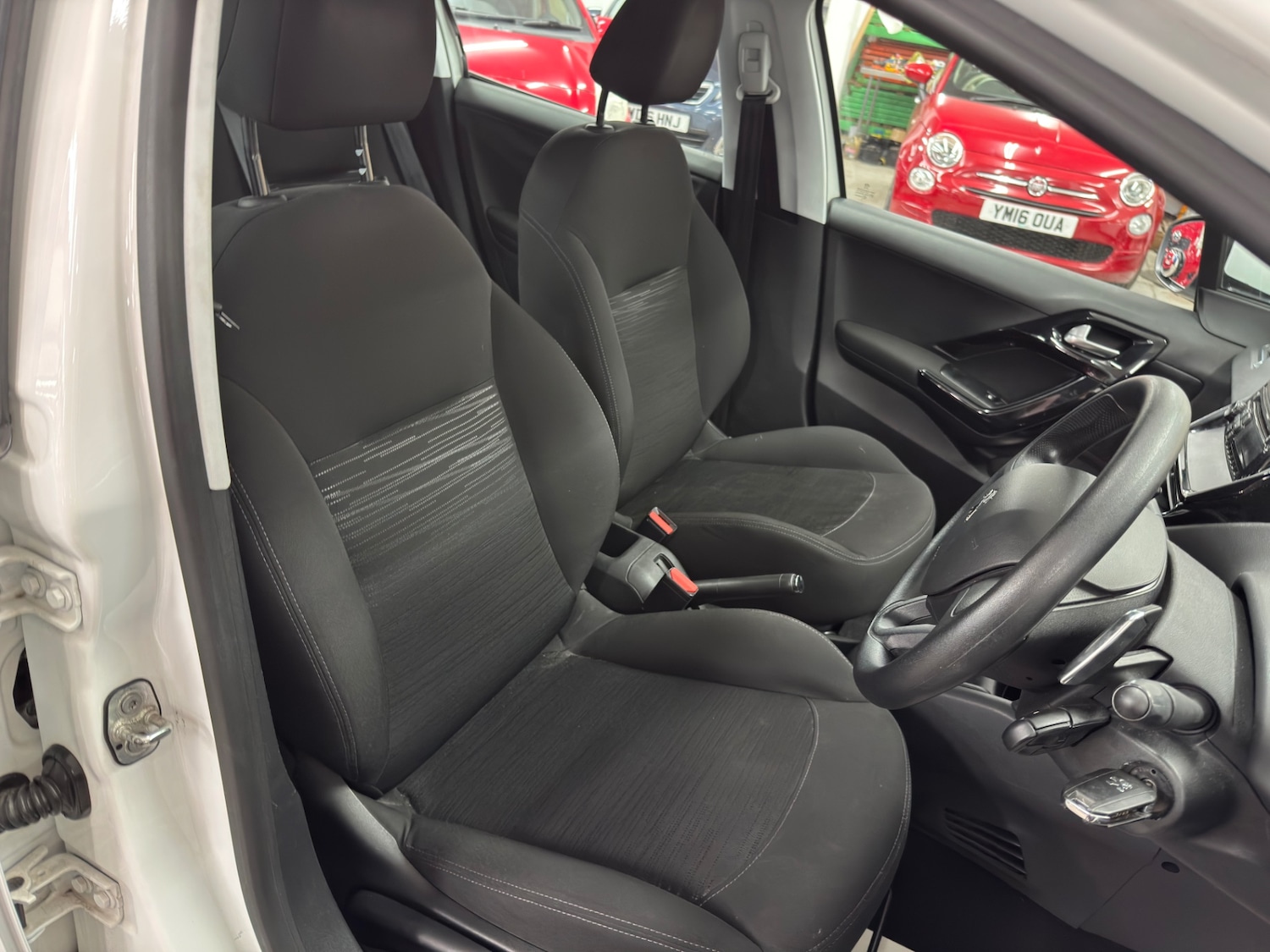 Used Peugeot 208 2012 for sale - 77690910: Photo 10