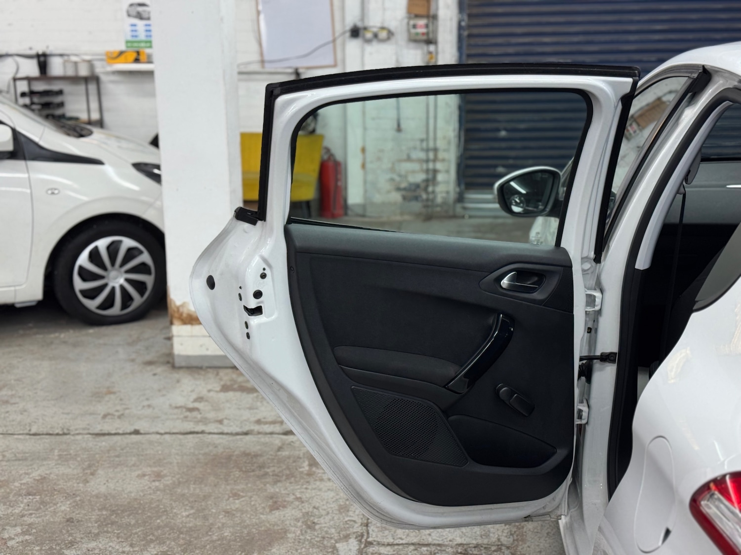 Used Peugeot 208 2012 for sale - 77690910: Photo 14