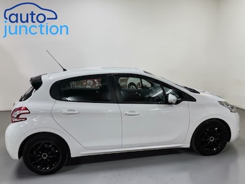 Used Peugeot 208 2012 for sale - 77690910: Photo