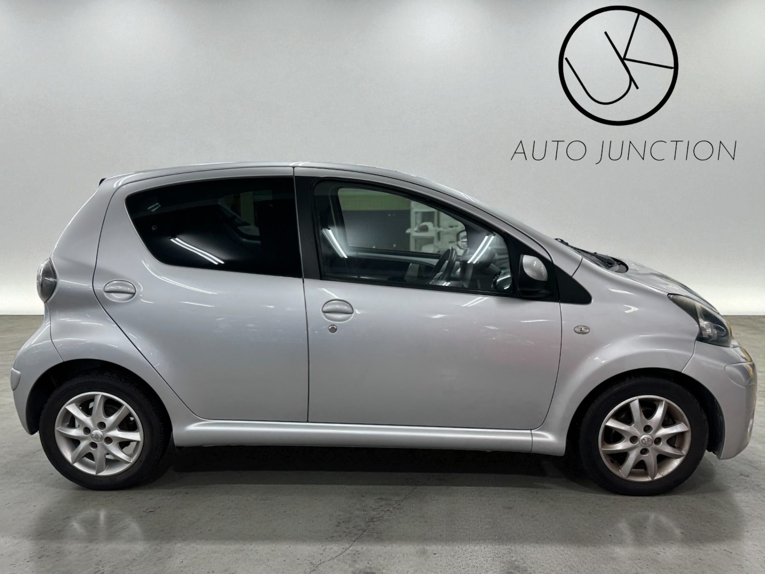 Used Toyota AYGO 2014 for sale - 77069182: Photo 4
