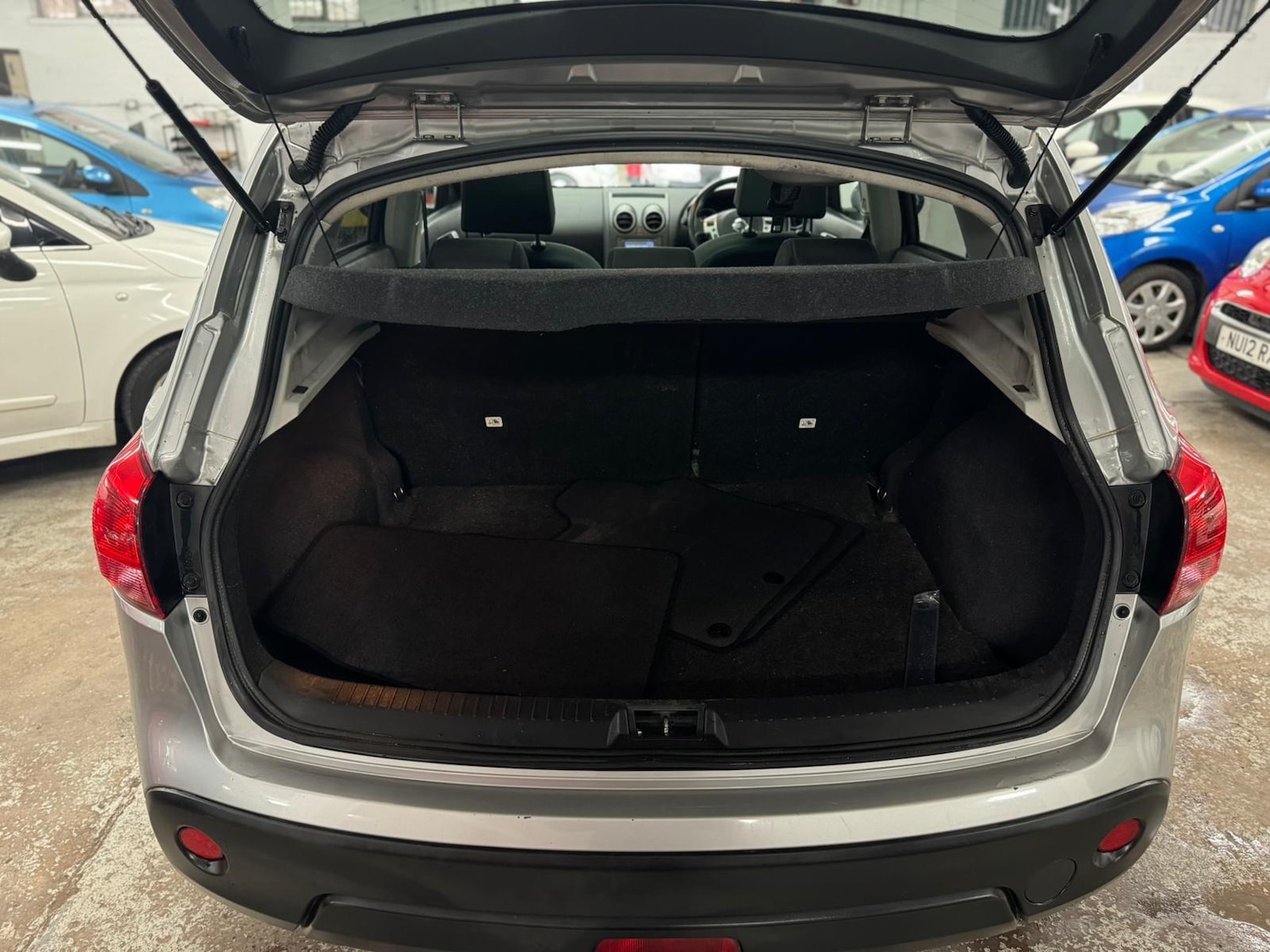 Used Nissan Qashqai 2009 for sale - 77730008: Photo 12