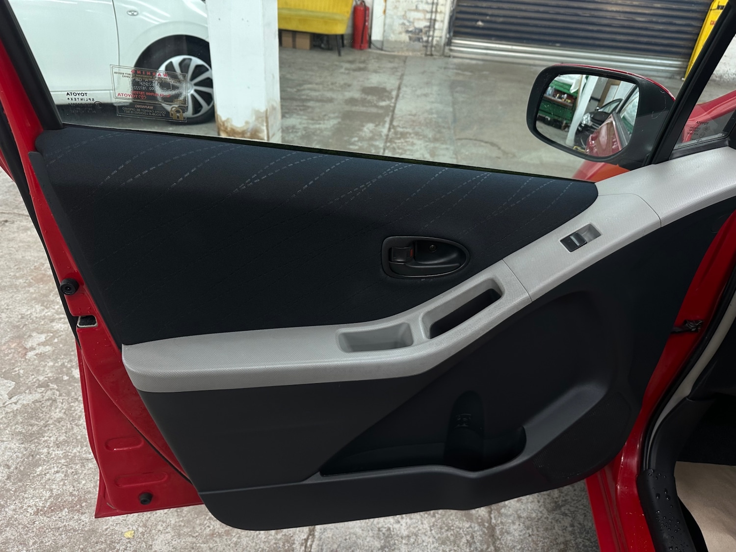 Used Toyota Yaris 2006 for sale - 76070600: Photo 12