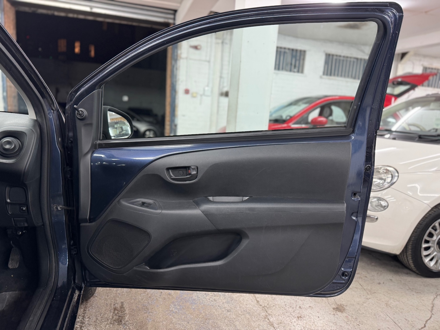 Used Peugeot 108 2015 for sale - 76932311: Photo 17